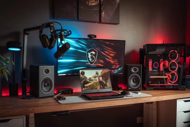 MSI còn phát triển và sản xuất một số phụ kiện như bàn phím, vỏ máy tính, ghế gaming, tản nhiệt,... MSI còn phát triển và sản xuất một số phụ kiện như bàn phím, vỏ máy tính, ghế gaming, tản nhiệt,...