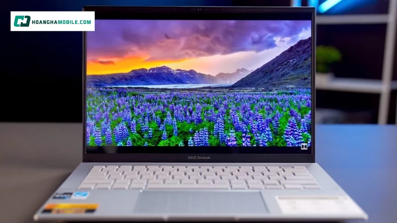 ASUS Zenbook là dòng laptop cao cấp hơn, hướng đến người dùng cần thiết kế mỏng nhẹ, sang trọng và hiệu năng ổn định ASUS Zenbook là dòng laptop cao cấp hơn, hướng đến người dùng cần thiết kế mỏng nhẹ, sang trọng và hiệu năng ổn định