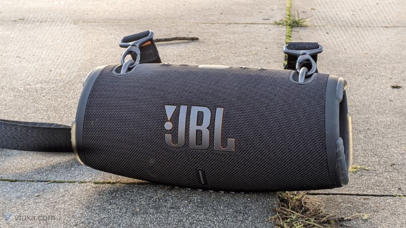 Loa Bluetooth JBL Xtreme 4 với ngoại hình thiết kế khá lịch lãm, trẻ trung