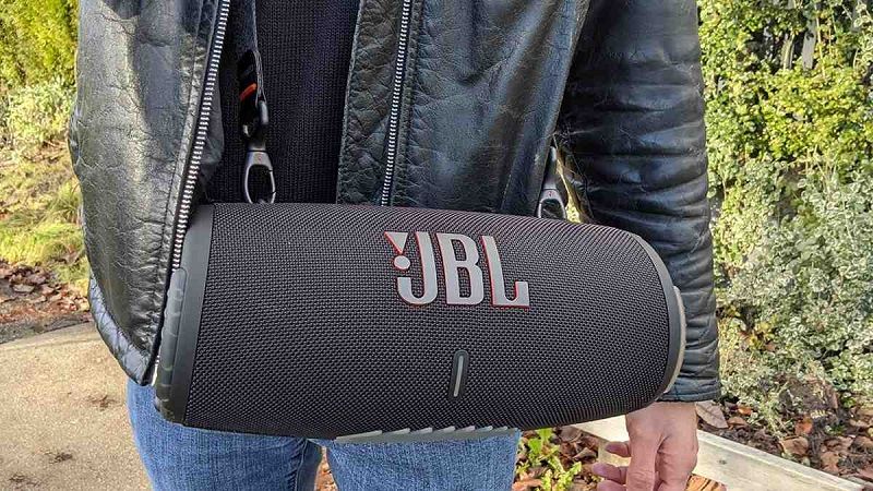 Loa Bluetooth JBL Xtreme 4 mang đến âm thanh to hơn, bùng nổ hơn, đặc biệt phù hợp cho các không gian rộng lớn