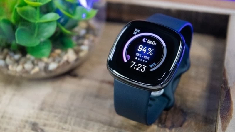 Fitbit Sense đại diện cho vẻ ngoài cao cấp và công nghệ tiên tiến trong dòng sản phẩm của Fitbit Fitbit Sense đại diện cho vẻ ngoài cao cấp và công nghệ tiên tiến trong dòng sản phẩm của Fitbit