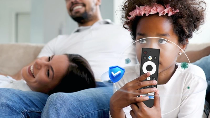 Smart Google Tivi 4K Coocaa 70 Inch 70Y72-13. Bảo vệ sức khỏe cả gia đình với điều khiển kháng khuẩn.