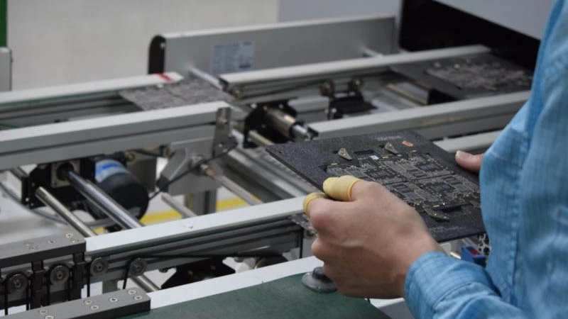 Tất cả mọi công đoạn kiểm tra sẽ được thực hiện bởi đội ngũ nhân viên của OPPO Tất cả mọi công đoạn kiểm tra sẽ được thực hiện bởi đội ngũ nhân viên của OPPO