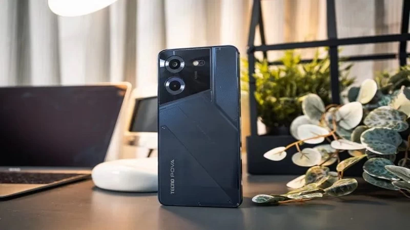 Điện thoại TECNO có thiết kế trẻ trung, độc đáo Điện thoại TECNO có thiết kế trẻ trung, độc đáo