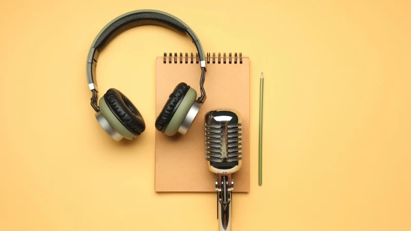 Việc lựa chọn giữa tai nghe không dây hay có dây phụ thuộc vào nhu cầu cụ thể và lối sống của người dùng Việc lựa chọn giữa tai nghe không dây hay có dây phụ thuộc vào nhu cầu cụ thể và lối sống của người dùng