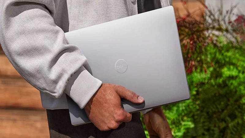 Laptop Dell Inspiron 16 5640 71035923-13. Intel Core 5 120U với bộ nhớ đệm 12MB.