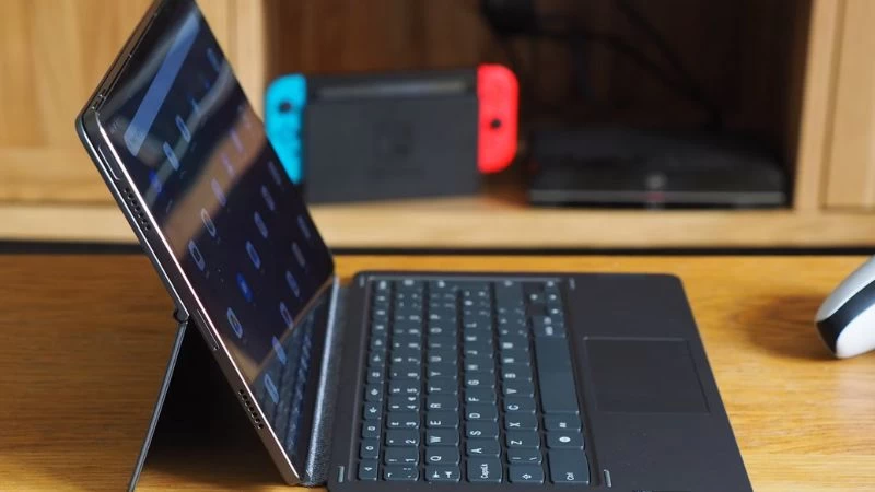 Một trong những ưu điểm của những chiếc Lenovo Tab so với các đối thủ trong cùng phân khúc đó là cấu hình bên trong Một trong những ưu điểm của những chiếc Lenovo Tab so với các đối thủ trong cùng phân khúc đó là cấu hình bên trong