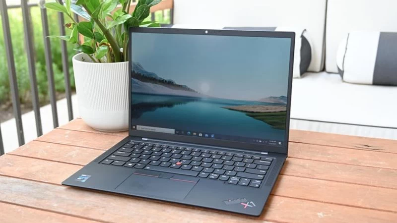 Bên cạnh Lenovo Tab thì laptop Lenovo cũng là một trong những dòng sản phẩm chính của hãng Bên cạnh Lenovo Tab thì laptop Lenovo cũng là một trong những dòng sản phẩm chính của hãng