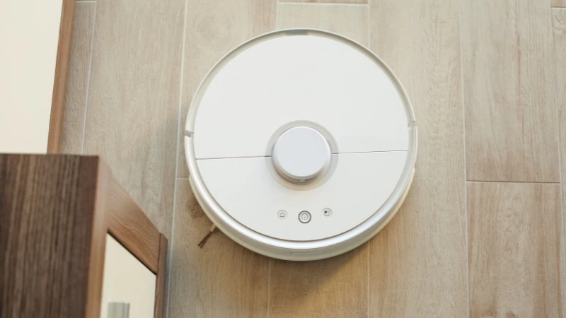 Robot lau sàn thông minh là thiết bị Smart Home đặc biệt hữu ích cho các gia đình có sàn nhà gạch hoặc gỗ cứng Robot lau sàn thông minh là thiết bị Smart Home đặc biệt hữu ích cho các gia đình có sàn nhà gạch hoặc gỗ cứng