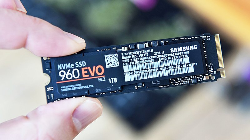 Dung lượng RAM 16GB.