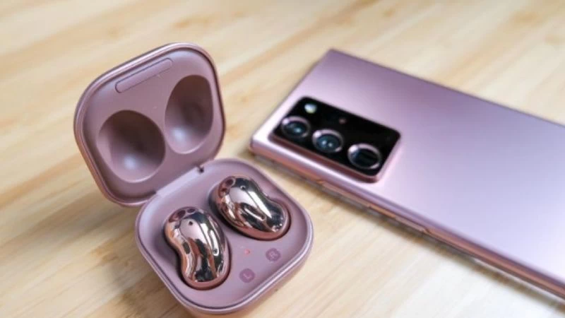 Trong các sản phẩm tai nghe Samsung thì nổi bật nhất là dòng Galaxy Buds Trong các sản phẩm tai nghe Samsung thì nổi bật nhất là dòng Galaxy Buds