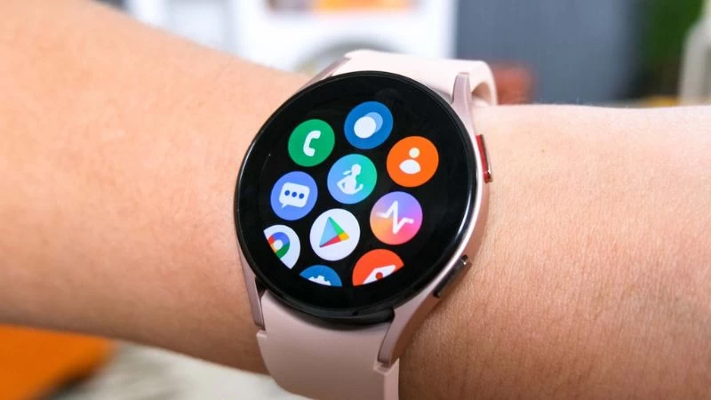 Đồng hồ thông minh Samsung Galaxy Watch cũng là một dòng sản phẩm chủ lực của hãng Đồng hồ thông minh Samsung Galaxy Watch cũng là một dòng sản phẩm chủ lực của hãng