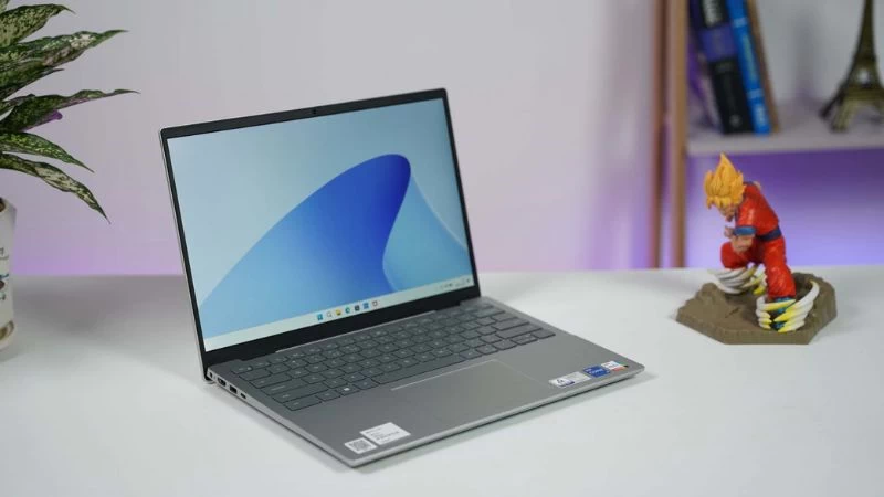 Dell Inspiron sản phẩm tầm trung. Dell Inspiron sản phẩm tầm trung.