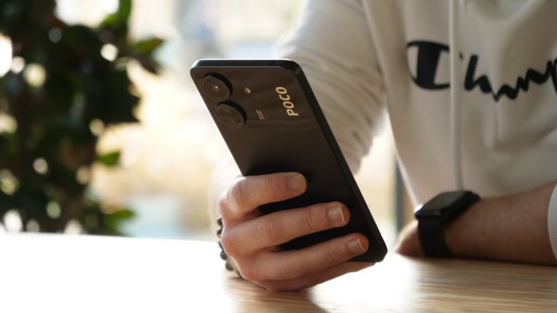 Dung lượng pin 5000mAh dùng cả ngày.