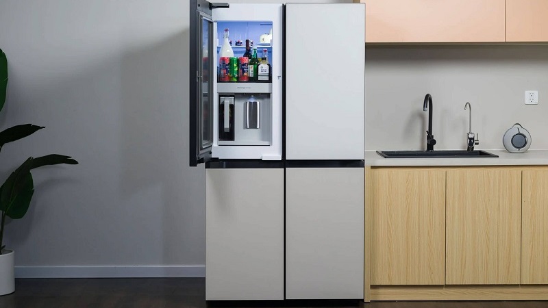 Tủ lạnh Samsung góp phần tô điểm thêm cho không gian phòng bếp của gia đình