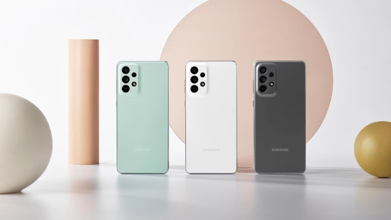 Điểm đặc trưng trong thiết kế của smartphone Samsung là vẻ ngoài tối giản nhưng vô cùng tinh tế Điểm đặc trưng trong thiết kế của smartphone Samsung là vẻ ngoài tối giản nhưng vô cùng tinh tế