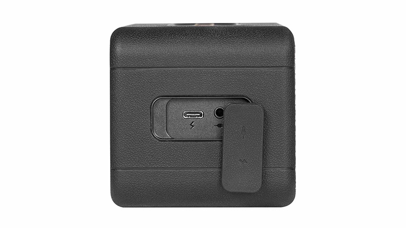 Đạt chuẩn kháng nước IPX4.
