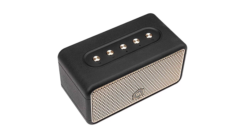 Nổi bật chất riêng cùng phong cách retro cá tính. Nổi bật chất riêng cùng phong cách retro cá tính.