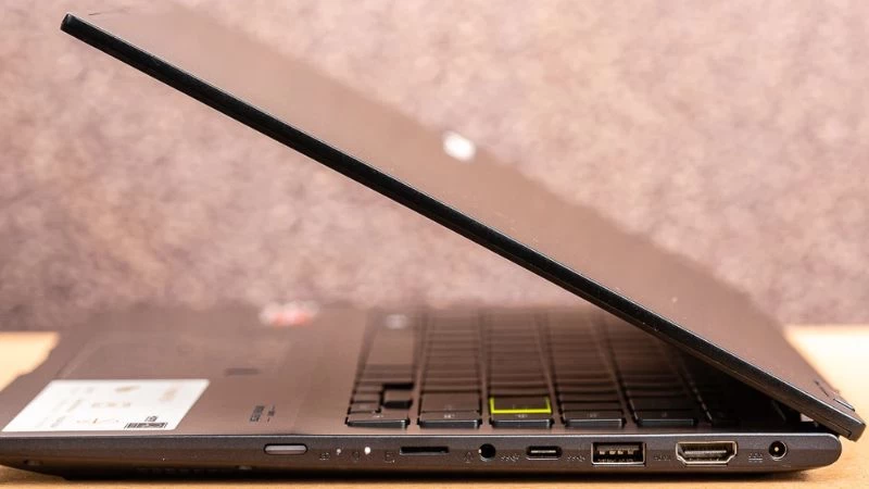 Màn hình tràn viền. Màn hình tràn viền.