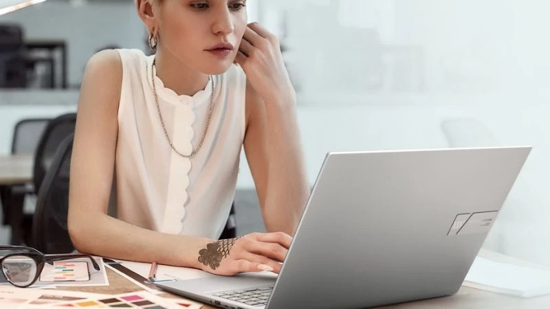 Laptop Asus Vivobook Pro 15 OLED M3500QC-L1388W. Laptop Asus Vivobook Pro 15 OLED M3500QC-L1388W.