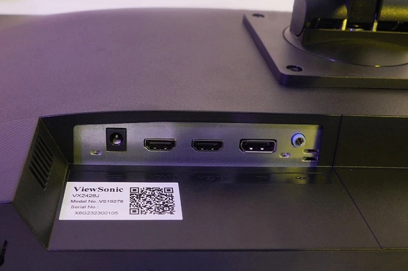 Cổng kết nối đa dạng như HDMI, DisplayPort…