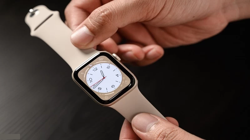 Apple Watch SE thế hệ thứ 2 (2022) có hầu hết các tính năng của Watch Series 8 Apple Watch SE thế hệ thứ 2 (2022) có hầu hết các tính năng của Watch Series 8