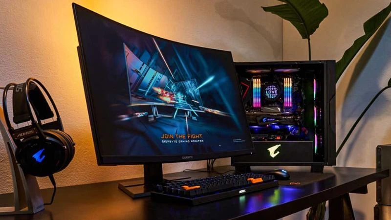 Thời gian đầu thành lập, GIGABYTE chỉ tập trung vào sản xuất và phát triển các sản phẩm về bo mạch chủ Thời gian đầu thành lập, GIGABYTE chỉ tập trung vào sản xuất và phát triển các sản phẩm về bo mạch chủ
