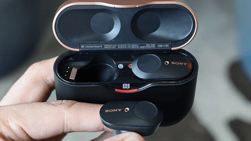 Pin cũng là một trong những tiêu chí không thể bỏ qua khi chọn mua tai nghe Sony Pin cũng là một trong những tiêu chí không thể bỏ qua khi chọn mua tai nghe Sony