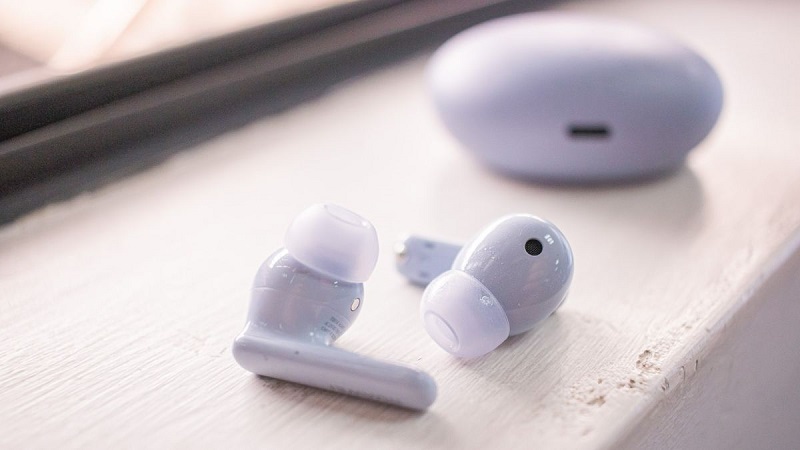 Huawei Freebuds 6i màu trắng.