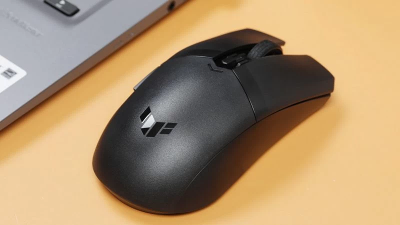 Những sản phẩm phụ kiện của ASUS có độ bền tốt, được trang bị các công nghệ mới, cho kết nối ổn định Những sản phẩm phụ kiện của ASUS có độ bền tốt, được trang bị các công nghệ mới, cho kết nối ổn định