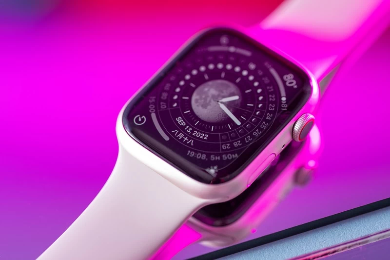 Apple Watch Series 8 có thiết kế được yêu thích qua nhiều thế hệ của Apple Watch Apple Watch Series 8 có thiết kế được yêu thích qua nhiều thế hệ của Apple Watch