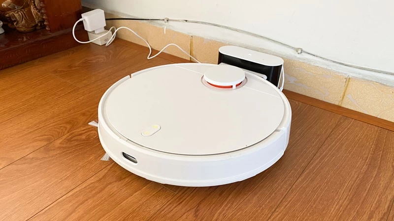 Xiaomi đã là cái tên quá quen thuộc tại thị trường Việt Nam và sản phẩm robot hút bụi Xiaomi cũng không là ngoại lệ Xiaomi đã là cái tên quá quen thuộc tại thị trường Việt Nam và sản phẩm robot hút bụi Xiaomi cũng không là ngoại lệ