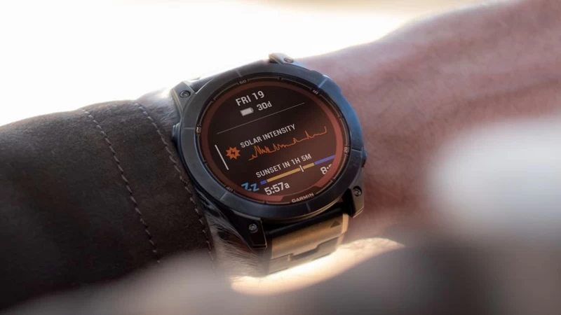 Thiết kế và hiển thị giữa Garmin Fenix 7 và Fenix 6 có nhiều điểm tương đồng Thiết kế và hiển thị giữa Garmin Fenix 7 và Fenix 6 có nhiều điểm tương đồng
