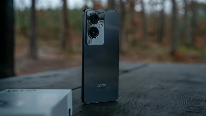 Pin khủng và sạc nhanh 33W. Pin khủng và sạc nhanh 33W.