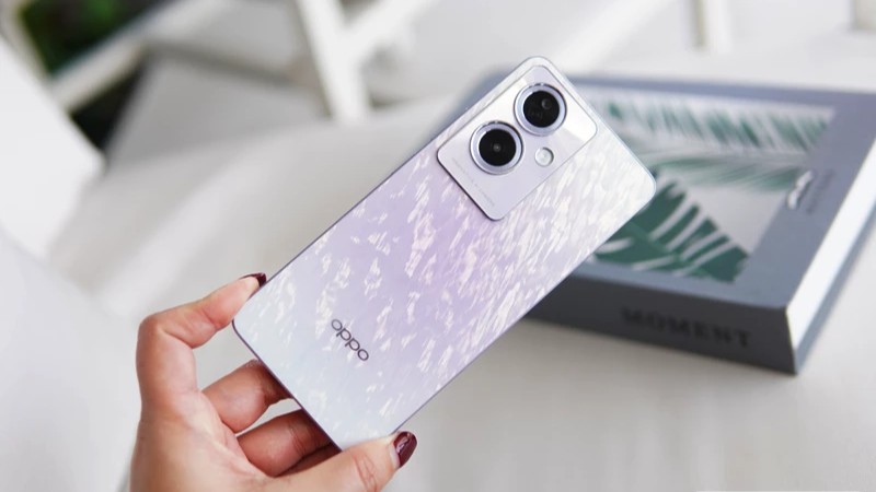 Camera selfie 8MP.