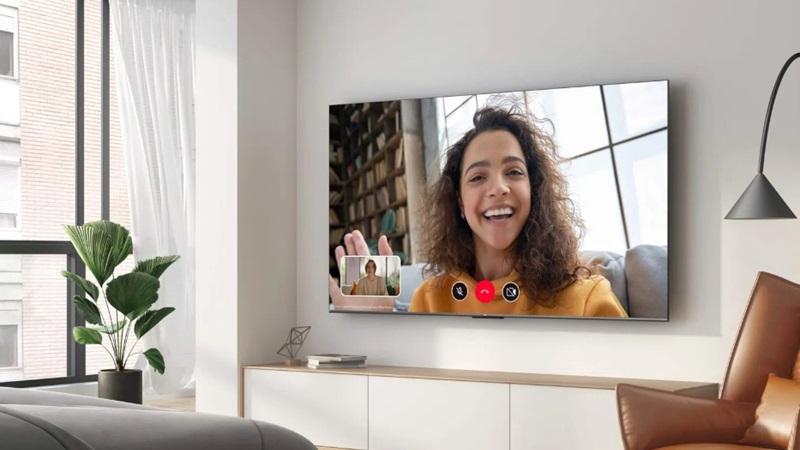một chiếc tivi 55 inch với công nghệ hiển thị 4K UHD kết hợp HDR cùng công nghệ âm thanh vượt trội Dolby Atmos