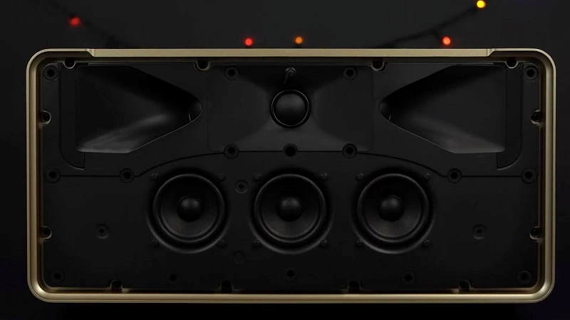 Đắm chìm trong âm thanh đỉnh cao. Đắm chìm trong âm thanh đỉnh cao.