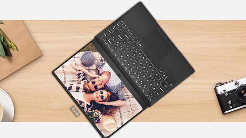 Laptop đạt độ bền chuẩn quân đội.