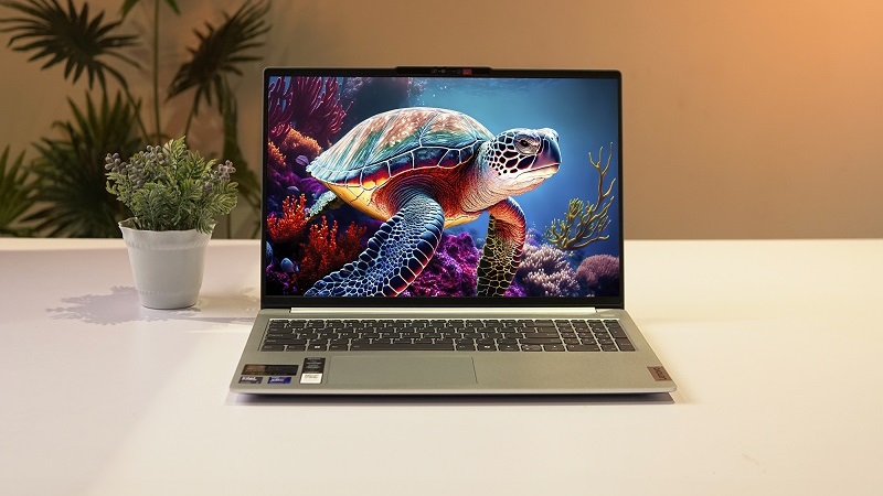 Laptop 16 inch.