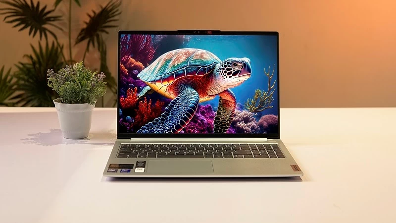 Laptop 16 inch. Laptop 16 inch.
