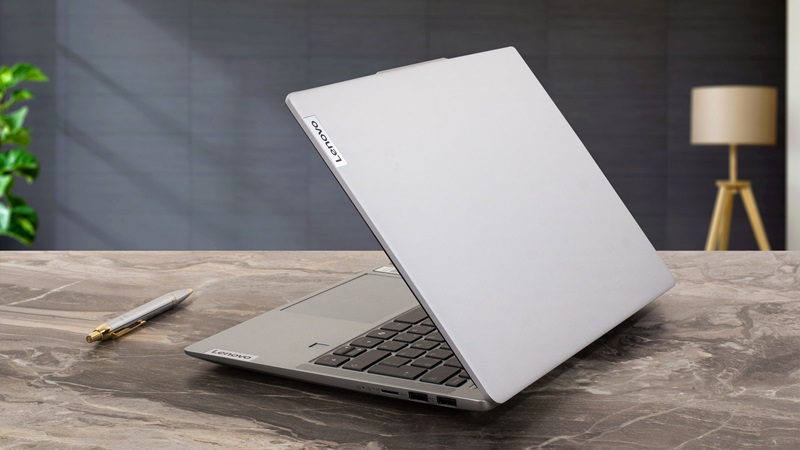 Trang bị đồ họa tích hợp Intel Arc.