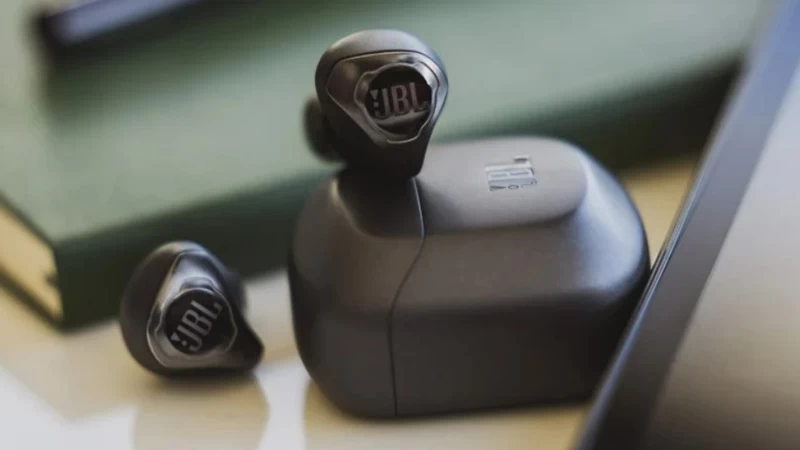 Tai nghe JBL Club Pro+ TWS là một thiết bị âm thanh ấn tượng, đáp ứng mọi nhu cầu sử dụng của bạn Tai nghe JBL Club Pro+ TWS là một thiết bị âm thanh ấn tượng, đáp ứng mọi nhu cầu sử dụng của bạn
