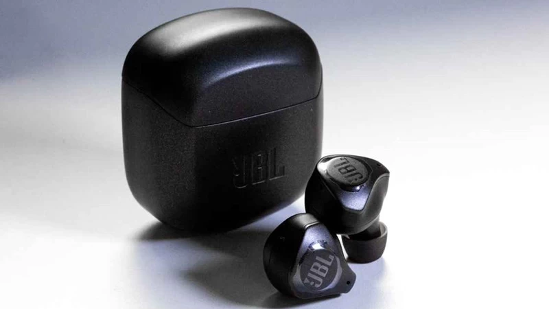 Tai nghe JBL Club Pro+ TWS cũng có khả năng chống nước IPX4 Tai nghe JBL Club Pro+ TWS cũng có khả năng chống nước IPX4
