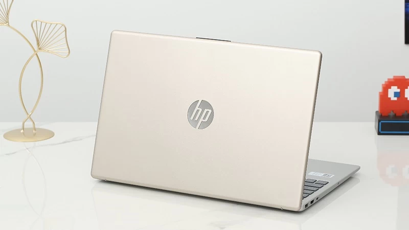 Intel Core i3-1315U. Intel Core i3-1315U.