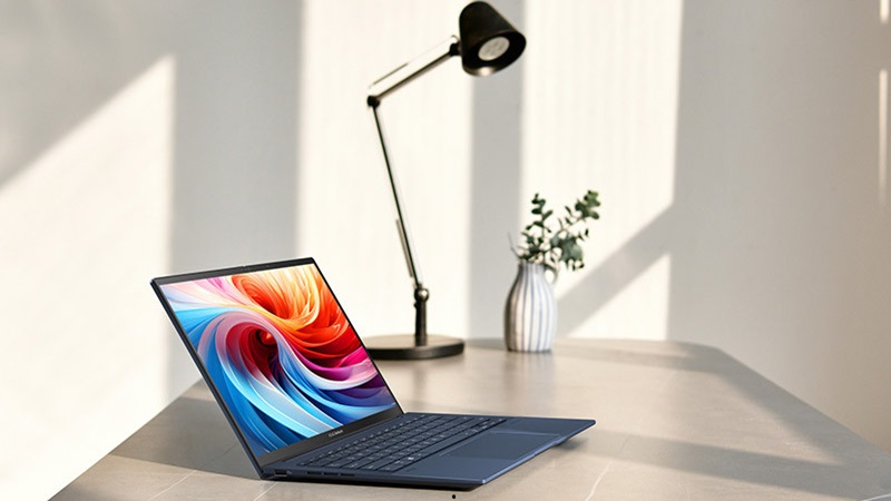 Giá bán của laptop ASUS Zenbook 14 OLED UX3405MA-PP151W là bao nhiêu?