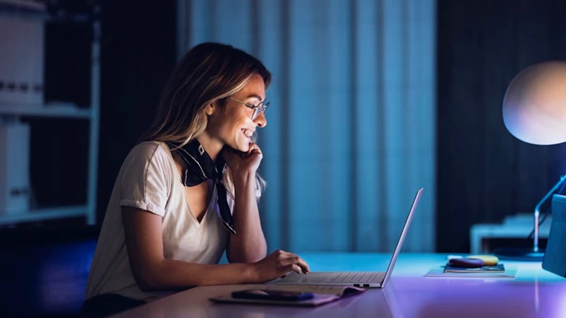 Bộ nhớ RAM và SSD lớn. Bộ nhớ RAM và SSD lớn.