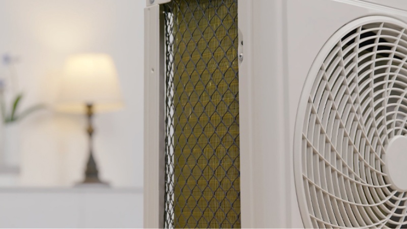 Máy lạnh Nagakawa Inverter 9.000 BTU (1 HP) NIS-C09R2T28 có dàn tản nhiệt bằng đồng và thiết kế hình rãnh xoắn