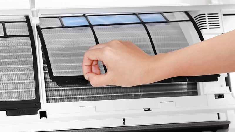 Máy lạnh Toshiba Inverter 20.400 BTU (2.5 HP) RAS-H24E2KCVG-V có khả năng loại bỏ các hạt bụi nhỏ nhất với Plasma Ion Máy lạnh Toshiba Inverter 20.400 BTU (2.5 HP) RAS-H24E2KCVG-V có khả năng loại bỏ các hạt bụi nhỏ nhất với Plasma Ion