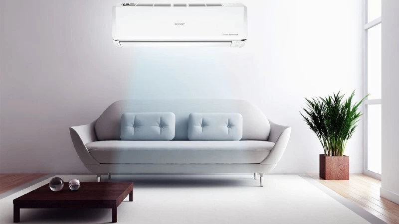 Quạt gió đảo 4 chiều trên điều hòa Comfee Inverter 12.000 BTU (1.5 HP) SIRIUS-12ED Quạt gió đảo 4 chiều trên điều hòa Comfee Inverter 12.000 BTU (1.5 HP) SIRIUS-12ED