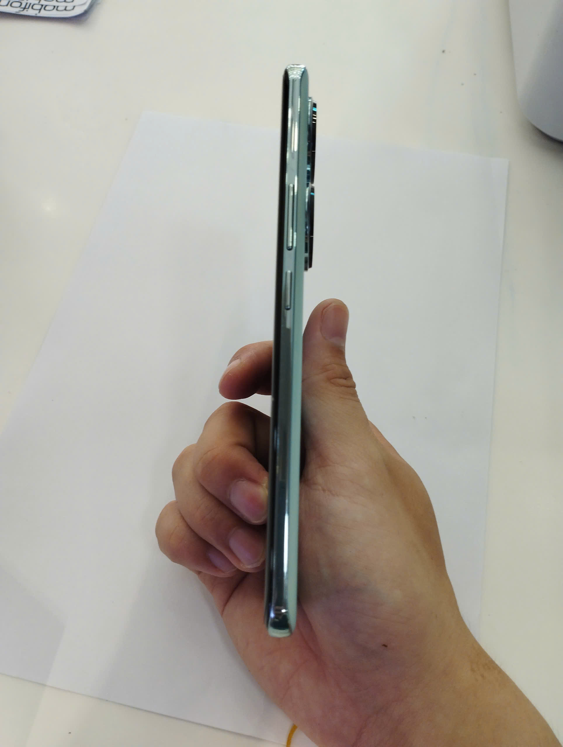 Điện thoại di động Honor 90 (12+256GB) Xanh Khổng Tước (Peacock Blue) REA-NX9BLU - TBH